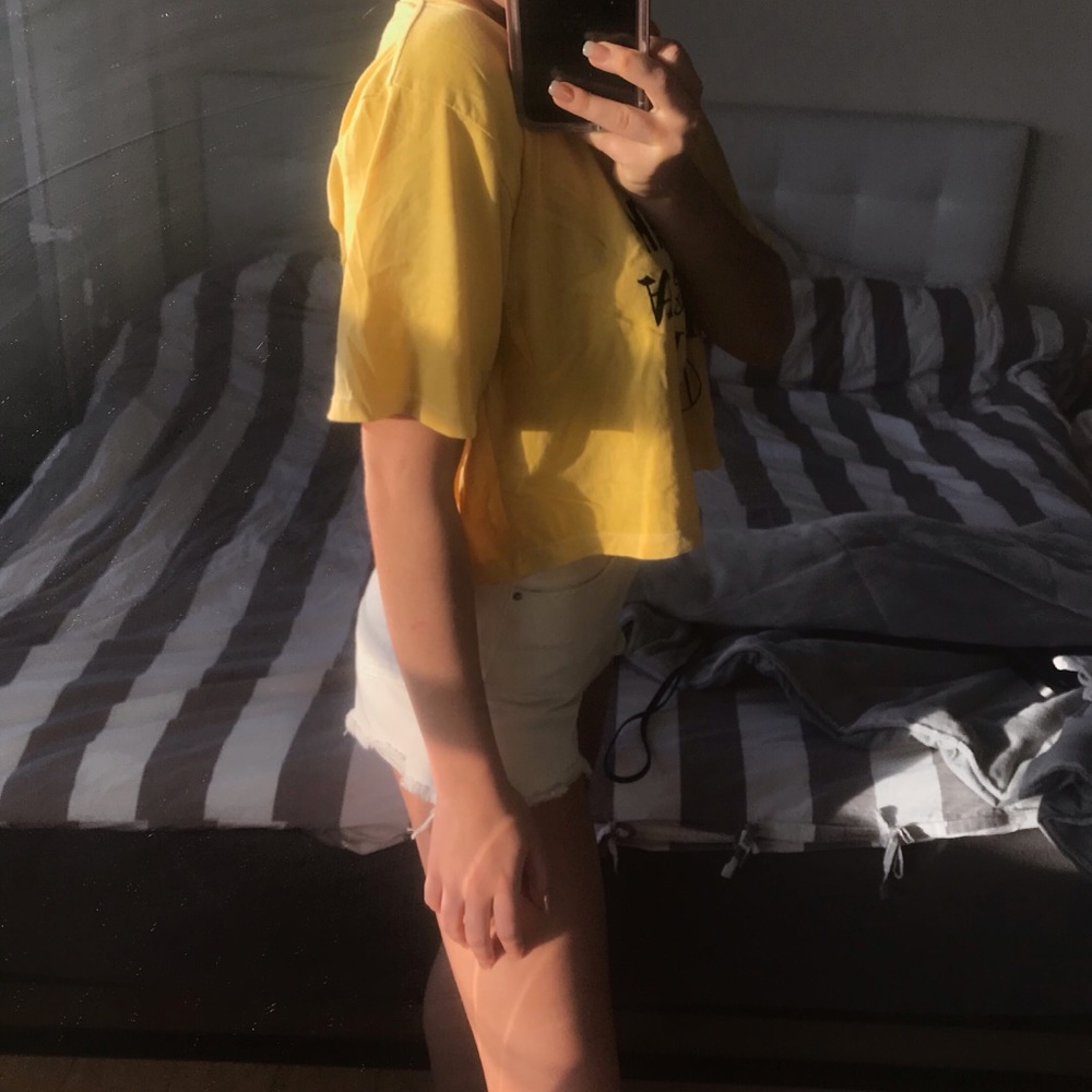 F21 Cropped Top - Picture 3 of 3